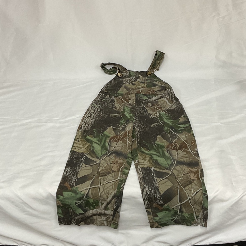 EUC Boys Realtree overalls